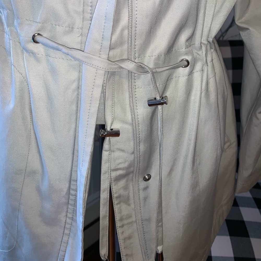 Spring Coat - Picture 3 of 5